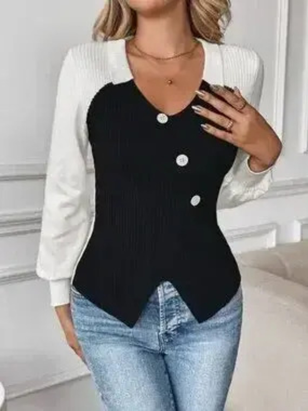 Color Block V-Neck Sweater - Picture 3 of 5